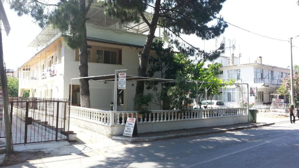 Cicek Aile Pansiyonu Burhaniye Exterior photo
